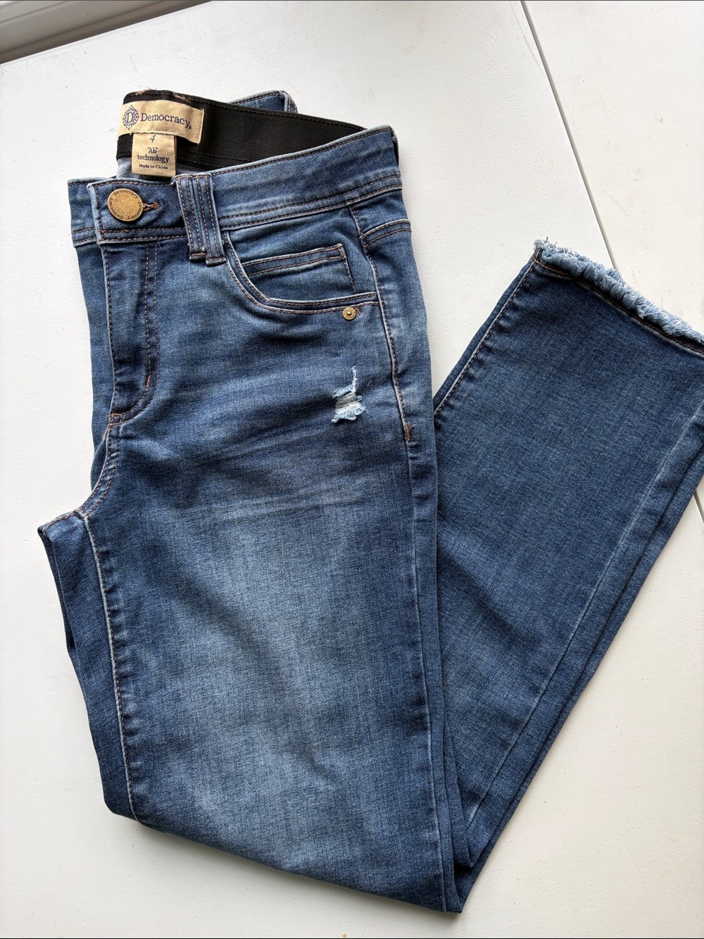 Democracy Women’s Cropped Frayed Hem Blue Jeans